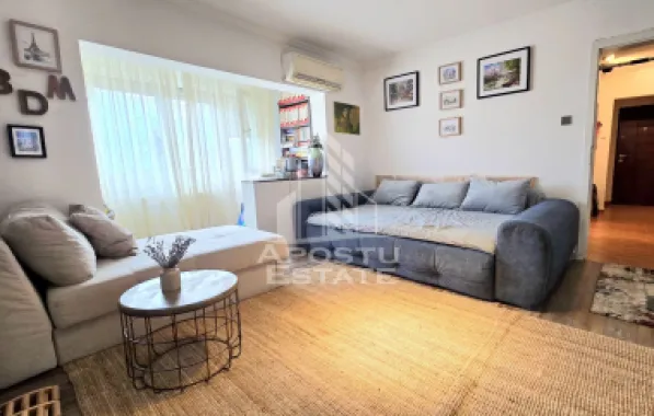 Apartament de vanzare cu 3 camere, mobilat utilat, zona Bucovina