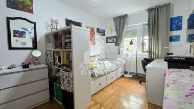 Apartament de vanzare cu 3 camere, mobilat utilat, zona Bucovina