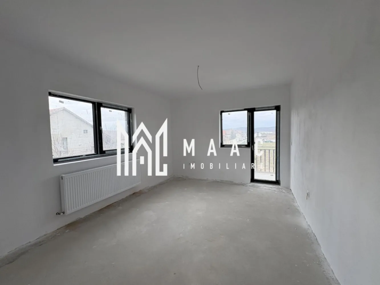 Apartament 3 camere I Etajul 1 I Decomandat I Selimbar I - MAAC Imobiliare vă propune spre vânzare un apartament situat la etajul 1 al unui bloc nou din Șelimbăr,orientare spre Sud, o proprietate potrivită atât pentru locuire, cât și pentru investiție, amplasată într-o zonă aflată în plină dezvoltare, cu acces facil către Sibiu.

Apartamentul este amplasat într-un imobil nou și beneficiază de o compartimentare practică, gândită pentru confort și funcționalitate.

Locuința este compusă din:
-2 dormitoare cu acces direct în balcon
-living cu bucătărie open space cu acces in balcon
-baie
- hol

Imobilul se predă la stadiul de alb, oferind posibilitatea personalizării finisajelor, sau, opțional, contra cost, se poate preda complet finisat, la cheie.
2982023
Pentru informații suplimentare și stabilirea unei vizionări, menționați că ați văzut anunțul cu ID CP2982023
