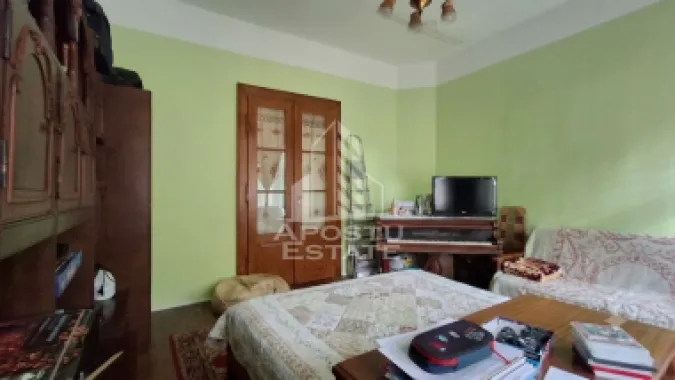 Apartament la casa, 3 camere Etaj 1