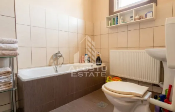 Apartament la casa, 3 camere Etaj 1