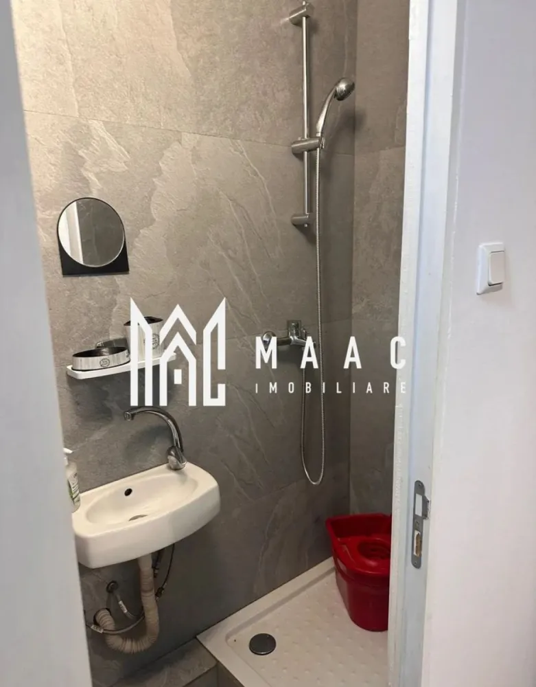 Apartament 1 Camera I Etaj 3 I Renovat I Central-Abatorului - Se vinde o garsonieră de 24 mp, situată în zona Abatorului, complet mobilată și utilată, ideală pentru locuire personală sau investiție. 
Proprietatea este disponibilă imediat, iar un avantaj major este faptul că este actualmente închiriată și poate fi preluată cu chiriași, oferind venit garantat încă din prima zi.

Caracteristici principale:
Suprafață: 24 mp
Tip: Garsonieră
Complet mobilată și utilată
Disponibilă imediat
Situată în zona Abatorului
Se poate prelua cu chiriași
Detalii interioare:

Cameră principală mobilată complet
Bucătărie utilată cu electrocasnice în stare bună
Baie modernă
Spațiu organizat eficient, ideal pentru o persoană sau un cuplu
Garsonieră întreținută, gata pentru mutare

Avantaje:
Investiție sigură, cu chiriași stabili
Poziționare bună, cu acces rapid la magazine, stații de autobuz, zone comerciale
Fără investiții suplimentare – totul este deja amenajat

Pentru informati si vizionari: ID: CP2826038