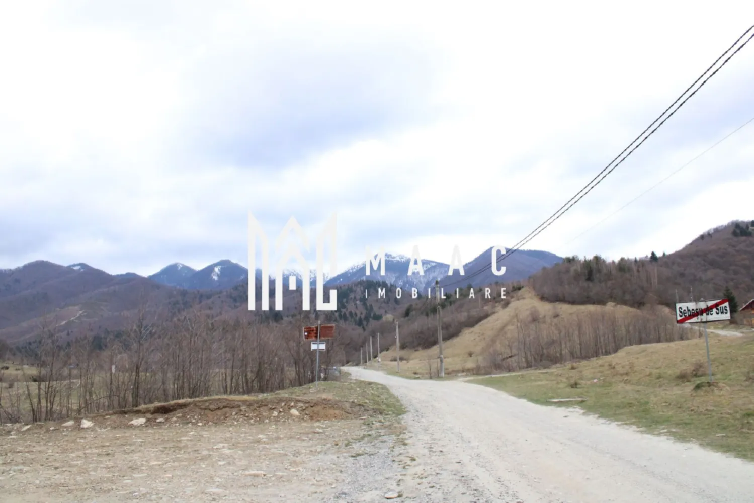 Teren Sebesul de Sus I 1100 mp I facilitati in apropiere - MAAC Imobiliare va propune spre vanzare - Un Pământ al Visurilor: O Fereastră către Eternitate în Inima Transilvaniei
Parcelele sunt dupa cum urmeaza:
- 1 parcelă de 1100 de metri pătrați cu facilități la 50 de metri.
Prețul este aproximativ. Toate parcelele se vor negocia separat cu proprietarul în momentul când CF-ul, intabularea și toate documentele vor fi gata. În prezent sunt la primăria din Racovița spre soluționare.
În inima Transilvaniei, unde dealurile se întind ca o mână verde către zare, se află un teren care nu este doar un lot, ci o fereastră către eternitate. Este amplasatla iesirea din sat spre poteca care urca lin spre Varful Suru, 
Un Loc de Echilibru Perfect
Aici, utilitățile moderne sunt la un pas, iar dezvoltarea înflorește în jur, dar priveliștea rămâne o poveste veche, scrisă de munți și văzduh. Terenul, perfect plan și generos, se întinde pe o lățime de 20 de metri la drum, ca o poartă larg deschisă, și se pierde în adâncime pe 200 de metri, oferind spațiu pentru vise la scară mare. Accesul la DN1 este instantaneu, legând liniștea pastorală a locului de pulsația vibrantă a țării.
Comoara Priveliștii
Dar adevărata comoară stă sus. De pe acest loc, ochiul cuprinde o panoramă care taie răsuflarea. În depărtare, mândri și nepăsători, Munții Făgărașului își înșiră crestele ascuțite împotriva cerului. Vârful Suru pare atât de aproape, încât ai impresia că poți să întinzi mâna și să atingi zăpada veșnică de pe culmile lui. În zori, soarele îmbrățișează culmile în nuanțe de aur și roz, iar în amurg, silueta masivă a munților se decupează în negru profund pe fundalul unei sfârșituri de zi în flăcări.
Mai Mult Decât un Teren
Acest teren nu este doar un loc pentru a construi o casă; este un piedestal pentru a construi o viață. Este un loc unde te poți trezi cu răsăritul în fereastră și unde liniștea de la poalele munților îți șoptește povești de vitejie și frumusețe pură. Este o promisiune: de a te bucura de confortul și conexiunea civilizației, având rețeaua rutieră principală la picior, în timp ce păstrezi, mereu sub ochi, măreția nestemată și liniștea atotcuprinzătoare a Făgărașilor.
MAAC Imobiliare – Construim mai mult decât case, construim legături cu eternitatea.
Pentru a transforma această viziune în realitatea dumneavoastră, vă rugăm să ne contactați telefonic, menționând că ați văzut anunțul cu ID: CP2983808.