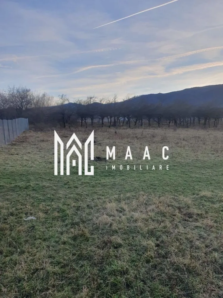 Teren Intravilan | 467Mp | Zona Cisnădie - MAAC Imobiliare vă propune spre vânzare un teren intravilan situat într-o zonă excelentă din Cisnădie. O oportunitate ideală pentru construirea casei mult dorite sau pentru investiție.

Detalii teren

Suprafață totală: 467 mp

Cota parte la drum privat inclusă

Deschidere: 18,67 m

Adâncime: 25 m

Regim: intravilan

Terenul se află într-o zonă liniștită, cu acces facil, oferind intimitate și potențial excelent pentru dezvoltare rezidențială.

Pentru mai multe detalii sau pentru a programa o vizionare, vă rugăm să ne contactați, specificând ID:CP2825782