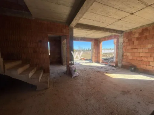 Casa MODERNA cu Garaj si teren 550mp