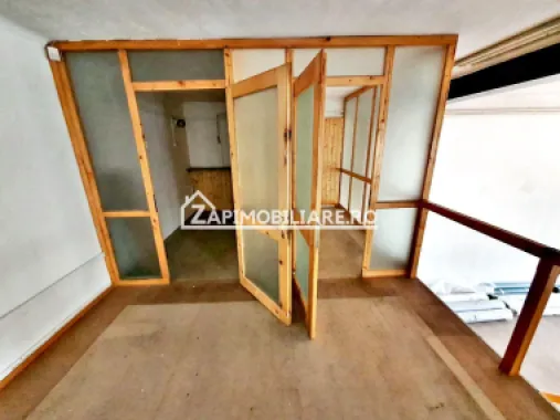 Spatiu comercial 290 mp utili.2 băi, 1 birou, zona Centrală