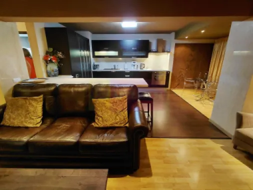 Apartament4 camere pe bd 13Septembrie stradal-Marriott, gresie VERSACE