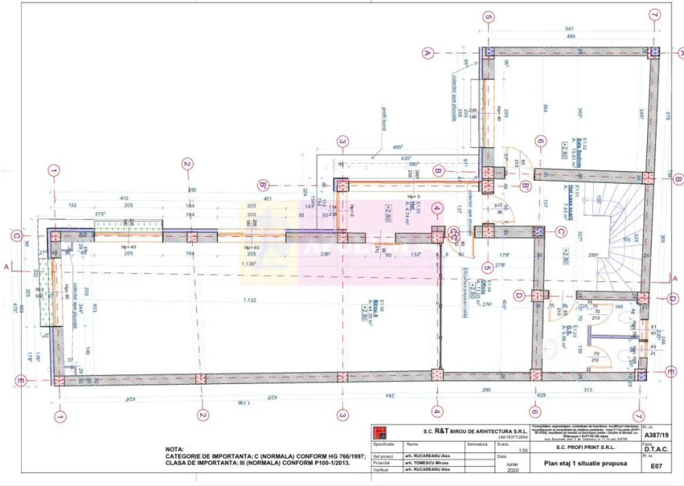 Imobil P+2 pentru sediu propriu, Vitan Mall, 260 mp - Disponibilă pentru companie, clinică sau birou reprezentativ care are nevoie de sediu propriu, nu de un etaj într-o clădire împărțită cu alți chiriași.
──────────────────────────
- Suprafață utilă: 260 mp | Construită: 320 mp
- Regim înălțime: Parter + 2 etaje
- An finalizare: 2024
- Teren proprietate: 250 mp
- Deschidere frontală: ~7 m — vizibilitate stradală reală
- 6 încăperi + 3 grupuri sanitare
- 3 terase: 33 mp + 16 mp + rooftop panoramic 50 mp
- Curte privată: 50 mp
- Parcare: 4 locuri incluse | până la 10 locuri disponibile total

Finisajele sunt în lucru, iar chiriașul care semnează acum mai are spațiu de discuție pentru adaptarea layoutului.

Chirie: 4.600 € + TVA / lună
Comision chiriaș: 0%

PROGRAMĂRI & DETALII
Vizionările se fac exclusiv pe bază de programare.
📞 0733 683 453 – Adrian