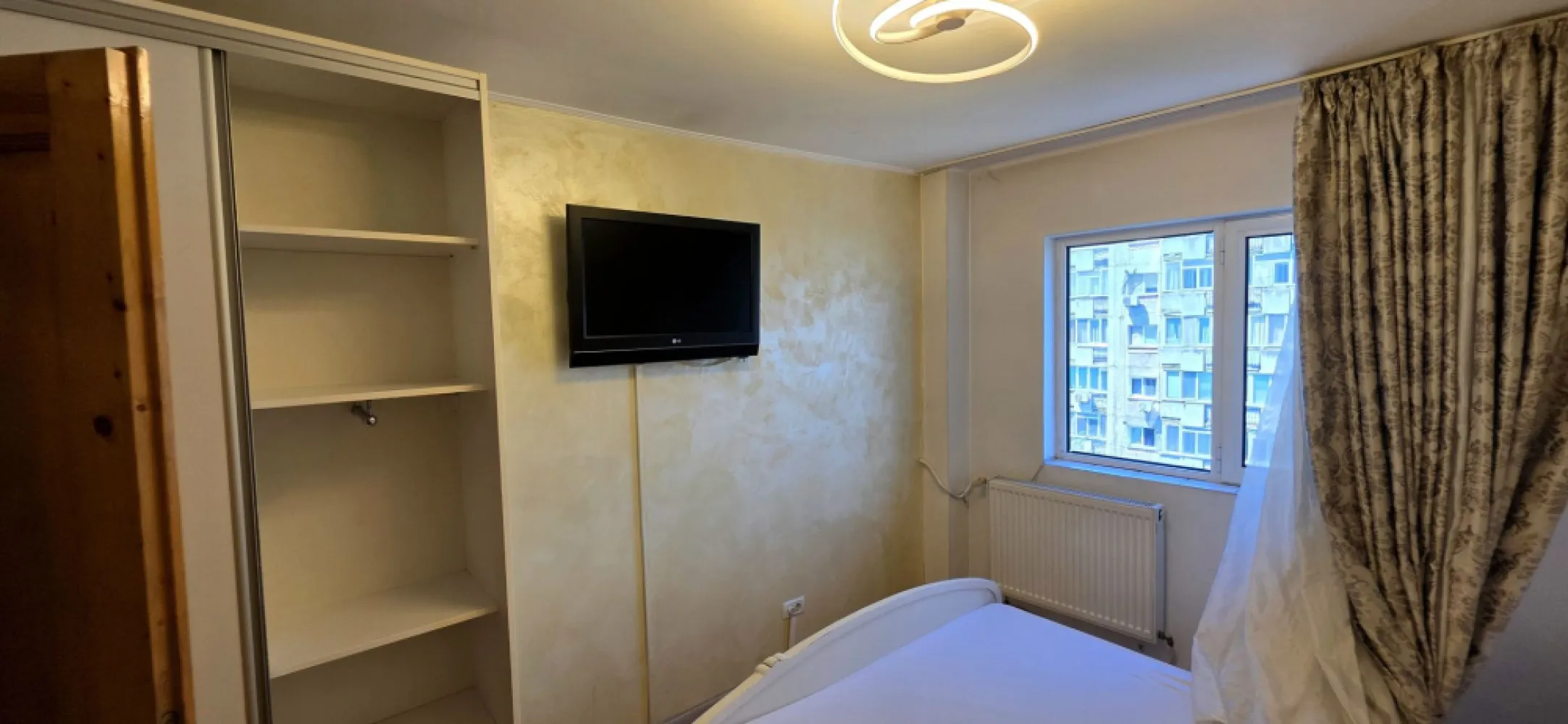 Apartament 3 camere de vânzare Crângași 75 mp bloc 1982