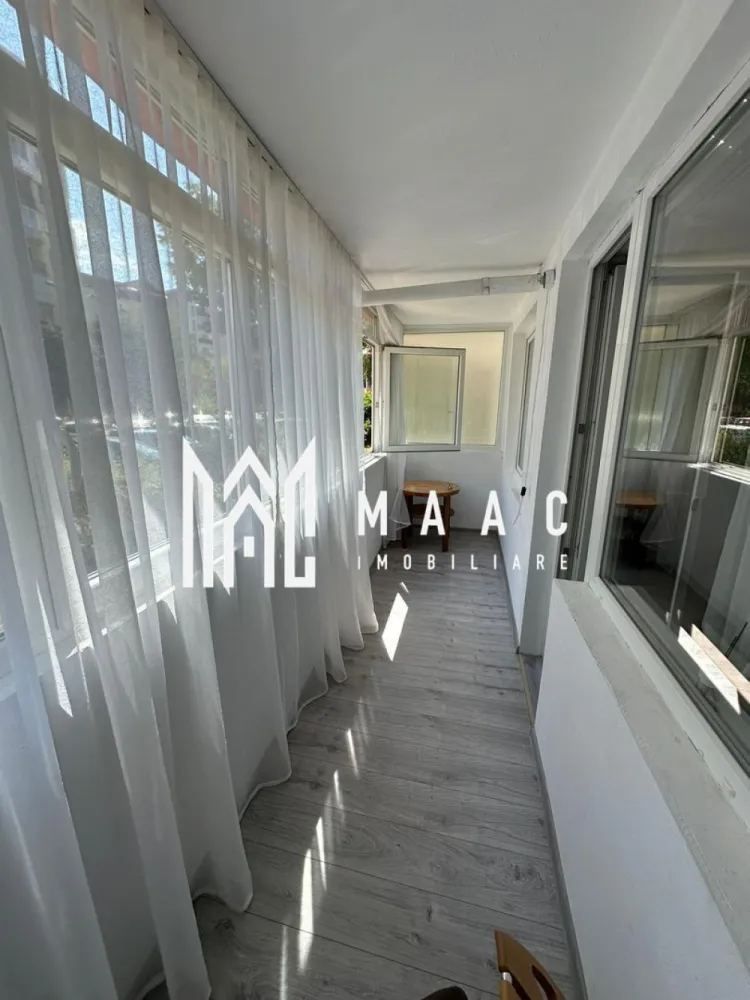 Apartament 2 camere | Parter | Balcon | 54 MPU | Mihai Viteazu - MAAC Imobiliare vă propune spre închiriere un apartament cochet cu 2 camere, situat în zona Bulevardului Mihai Viteazu din Sibiu.
Detalii apartament
2 camere
Compartimentare:
dormitor
sufragerie
bucătărie separată
baie
Etaj: parter
Dotări și avantaje
Complet mobilat și utilat
Spațiu bine compartimentat
Potrivit pentru o persoană sau cuplu
Gata de locuit imediat
Avantaje locație
Situat în zona Mihai Viteazu
Acces rapid către magazine, supermarketuri și transport public
Aproape de puncte de interes din oraș

Pentru mai multe informații sau pentru a programa o vizionare specificati ID: CP2985157
