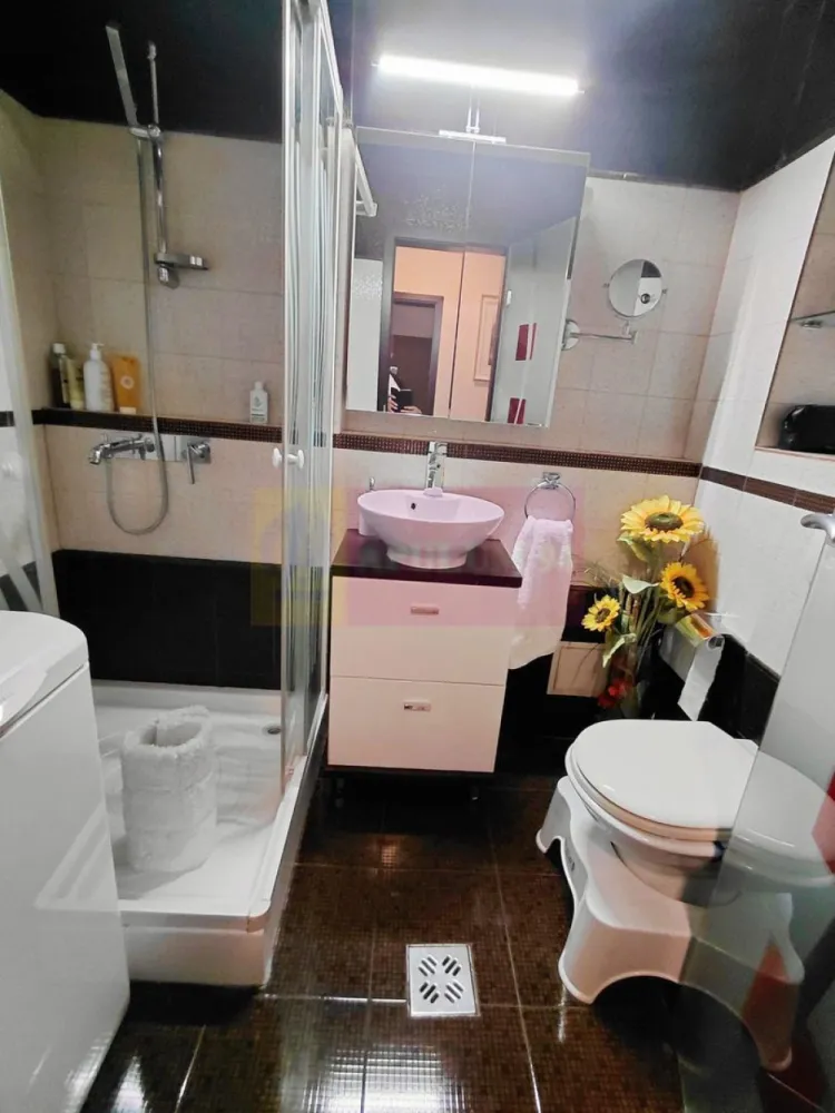 Apartament4 camere pe bd 13Septembrie stradal-Marriott, gresie VERSACE