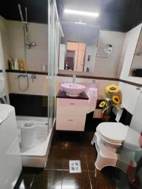 Apartament4 camere pe bd 13Septembrie stradal-Marriott, gresie VERSACE
