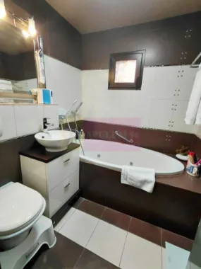 Apartament4 camere pe bd 13Septembrie stradal-Marriott, gresie VERSACE