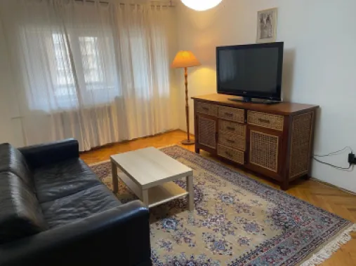 Închiriere apartament 3 camere, decomandat, zona Traian-Unirii