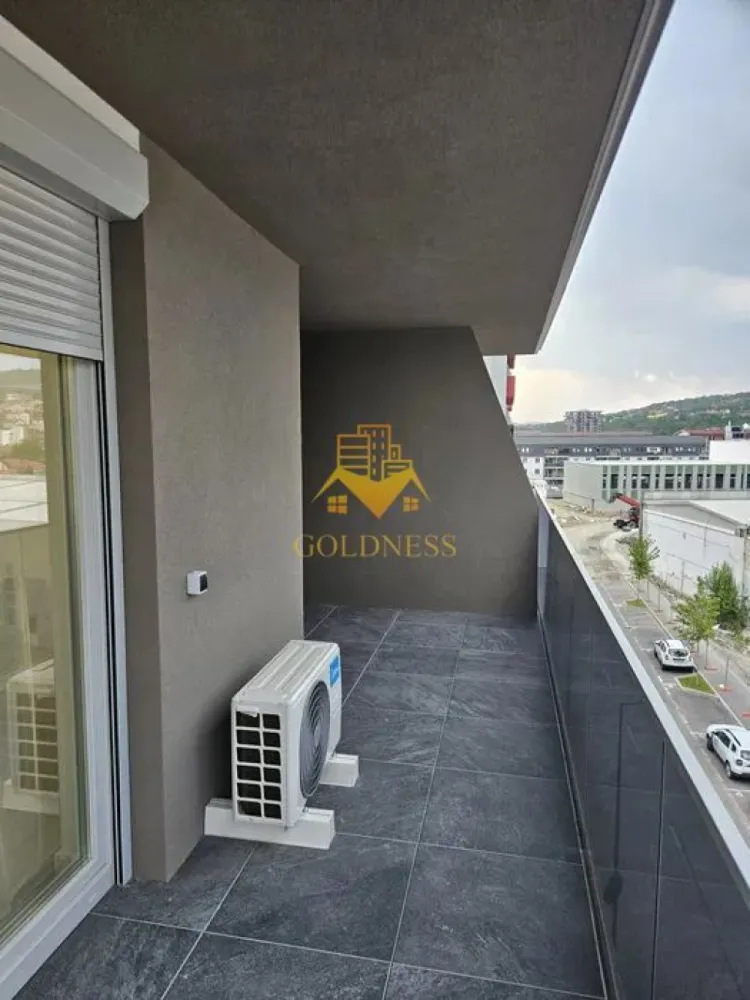 2 camere, Modern, Parcare subterana, AC, Elite City, Auchan, Iris - GOLDNESS Imobiliare vă propune spre închiriere un apartament cu 2 camere complet mobilat și utilat, la etajul4 într-un imobil de 7 etaje, în Cartierul Iris.
Dispune de loc de parcare subteran!
Se află în apropierea stațiilor de transport în comun, magazine, restaurante, spații verzi, farmacii, etc. 

Apartamentul este compartimentat astfel:
 - dormitor cu pat matrimonial, dressing
 - living cu canapea extensibila, loc de servit masa, comoda tv, televizor, birou
 - bucatarie complet utilată și mobilată
 - baie cu cada, calorifer port prosop și dulap pentru depozitare.
 - terasa de 14 mp.

Imobilul este dotat cu toate cele necesare- centrală proprie, frigider, aragaz, hotă, mașină de spălat haine si vase, teevizor, etc. 

Dacă sunteți interesați de acest apartament și doriți să îl vizionați, dar și pentru alte oferte nu ezitați să ne contactați telefonic sau prin e-mail. Vă stăm la dispoziție!
Pentru intermediere se percepe un comision de 50% din prețul chiriei!