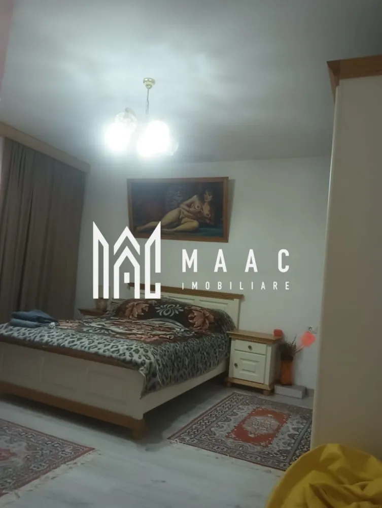 Casa de Vanzare | 3 camere | Centrala Gaz | Panouri Solare - MAAC Imobiliare vă propune spre vânzare o locuință modernă, complet mobilată și utilată, situată în centrul comunei Mihăești, sat Buleta, într-o zonă excelentă pentru cei care își doresc confort, liniște și acces rapid către punctele de interes ale localității. Proprietatea reprezintă o opțiune potrivită atât pentru locuință permanentă, cât și pentru investiție, datorită poziționării centrale și caracteristicilor funcționale.

Casa are o suprafață utilă de 120 mp și o suprafață construită de 140 mp, fiind realizată în anul 2022 cu materiale de calitate. Compartimentarea este practică și bine gândită, adaptată nevoilor unei familii care caută un spațiu modern, eficient și ușor de întreținut.

Proprietatea este compusă din:
-3 camere
-2 băi
-living spațios cu bucătărie open-space
-garaj inclus

Locuința se vinde complet mobilată și utilată, oferind posibilitatea mutării imediate, fără investiții suplimentare în amenajare. Dotările existente contribuie la un nivel ridicat de confort și eficiență, iar echipamentele moderne completează avantajele unei construcții recente.

Printre dotări și facilități se regăsesc:
-centrală termică pe gaz
-panouri solare
-aer condiționat
-sistem de supraveghere video
-mobilier și electrocasnice incluse

Casa beneficiază de toate utilitățile necesare pentru o locuire confortabilă:
-apă
-curent electric
-curent trifazic
-gaz
-fosă septică

Localizarea în centrul comunei Mihăești, sat Buleta, oferă acces facil către magazine, școală și alte puncte de interes, ceea ce face ca această proprietate să fie o alegere practică pentru familii, dar și pentru cei interesați de o investiție imobiliară într-o zonă bine conectată.

Pentru mai multe detalii și programarea unei vizionări, vă rugăm să contactați MAAC Imobiliare și să menționați la telefon numărul CP2986487.