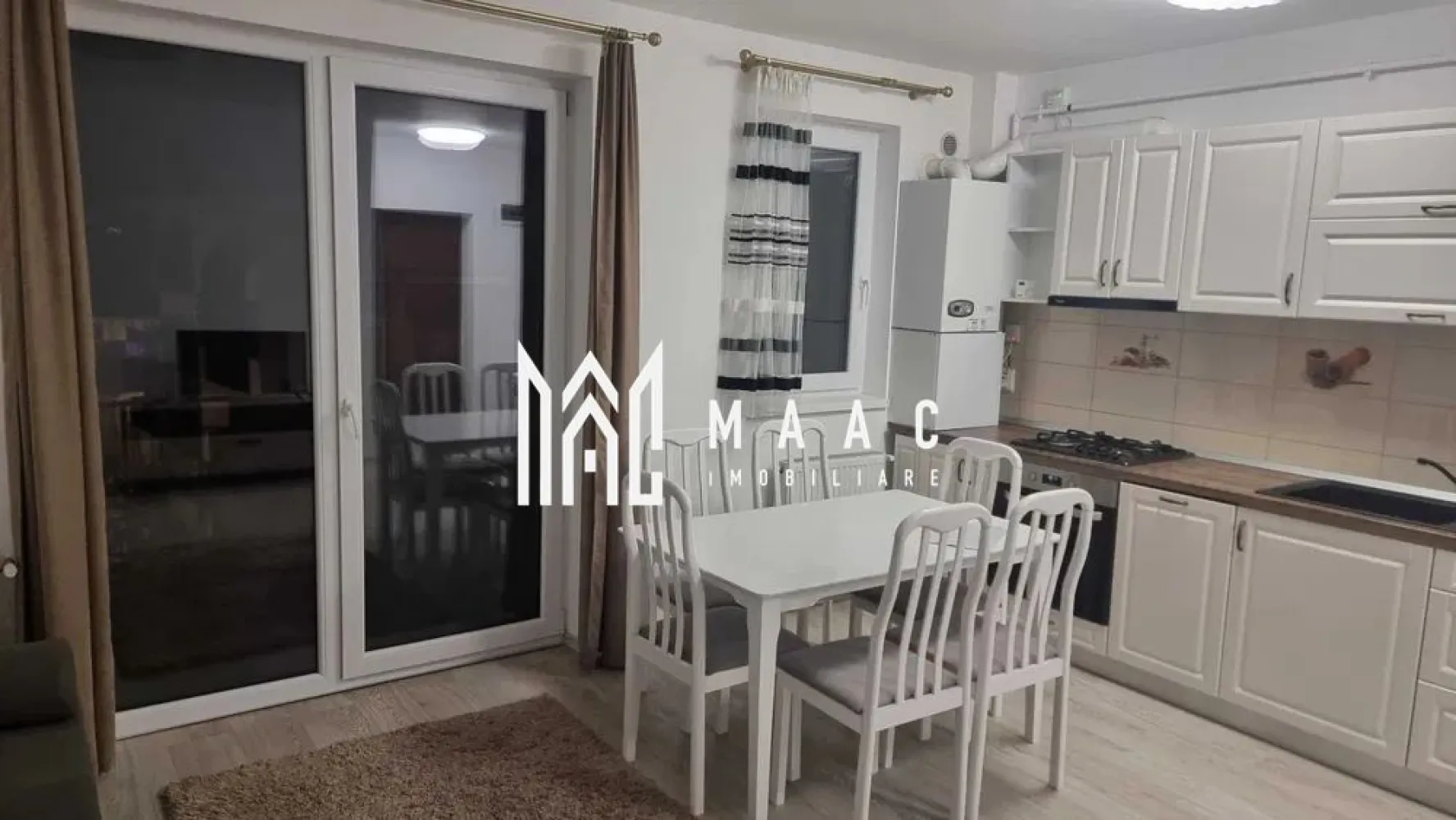 Apartament 3 camere – Calea Turnișorului - MAAC Imobiliare vă propune spre închiriere un apartament decomandat cu 3 camere, situat pe Calea Turnișorului, într-un imobil modern, dotat cu lift. Apartamentul se află la etajul 3, are o suprafață utilă de 63 mp și se remarcă prin compartimentarea practică, luminozitate și confort. Este complet mobilat și utilat, beneficiind de centrală proprie. Locuința dispune și de un loc de parcare privat, situat într-o zonă special amenajată, închisă cu bariere. Apartamentul este disponibil imediat. Nu sunt acceptate animalele de companie. Se percepe garantie in cuantumul unei chirii lunare. Pentru mai multe detalii precizati telefonic ca ati vazut anuntul cu ID: CP2824256