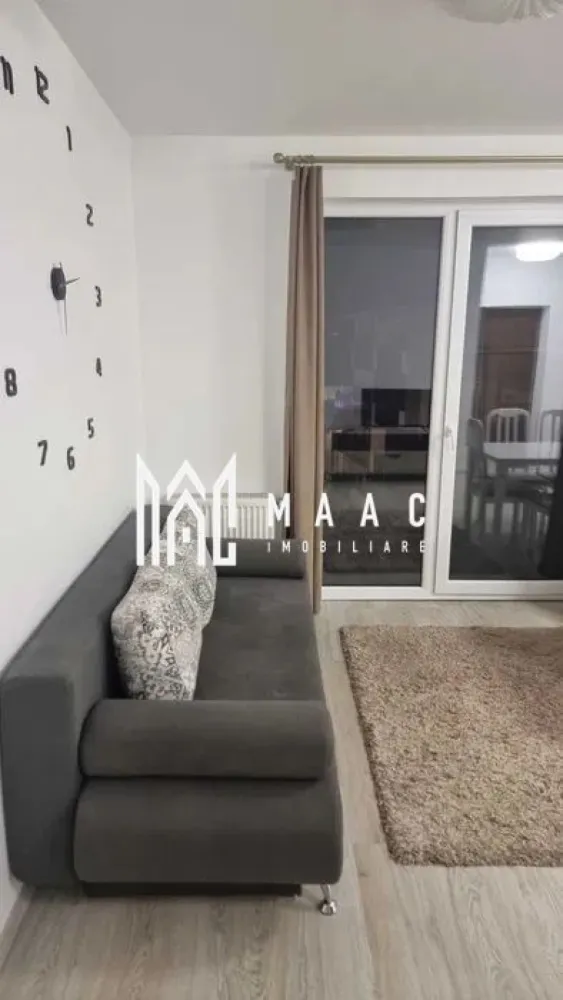 Apartament 3 camere – Calea Turnișorului - MAAC Imobiliare vă propune spre închiriere un apartament decomandat cu 3 camere, situat pe Calea Turnișorului, într-un imobil modern, dotat cu lift. Apartamentul se află la etajul 3, are o suprafață utilă de 63 mp și se remarcă prin compartimentarea practică, luminozitate și confort. Este complet mobilat și utilat, beneficiind de centrală proprie. Locuința dispune și de un loc de parcare privat, situat într-o zonă special amenajată, închisă cu bariere. Apartamentul este disponibil imediat. Nu sunt acceptate animalele de companie. Se percepe garantie in cuantumul unei chirii lunare. Pentru mai multe detalii precizati telefonic ca ati vazut anuntul cu ID: CP2824256