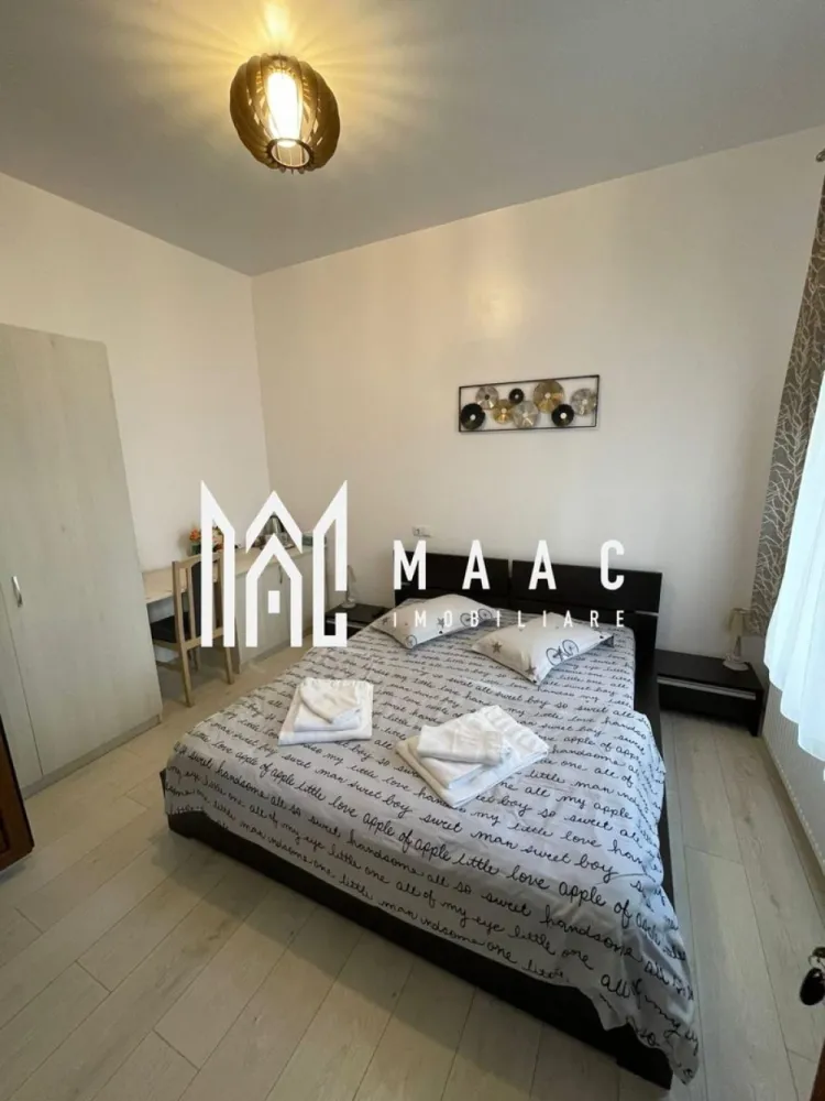 Casă cu 4 camere de vânzare | zona Ultracentrala - MAAC Imobiliare va propune spre vanzare o vilă tip hotelier, complet funcțională, situată ultracentral în Sibiu – una dintre cele mai căutate destinații turistice din România.

Imobilul a fost construit în anul 2012 – un avantaj major și o raritate pentru zona centrală a Sibiului – și a fost complet renovat în 2018, oferind standarde moderne de confort și siguranță.
Proprietatea este ideală pentru regim hotelier sau închiriere în scop turistic, având deja toate autorizațiile necesare și fiind pregătită pentru preluare imediată.

Caracteristici principale:
Suprafață utilă: aproximativ 90 mp
4 unități de cazare
4 dormitoare, fiecare cu baie proprie
Compartimentare eficientă, optimizată pentru exploatare turistică
Complet mobilată și utilată

Avantaje investiționale:
Certificare Ministerul Turismului – clasificare 3 stele
Afacere la cheie – gata de preluat și exploatat imediat
Locație ultracentrală, cu acces rapid la principalele atracții turistice
Flux constant de turiști pe tot parcursul anului
Randament excelent din închiriere în regim hotelier

Imobilul se predă complet mobilat și utilat, fiind disponibil imediat pentru mutare sau pentru utilizare ca investiție într-o zonă centrală cu potențial ridicat.

Această proprietate reprezintă o investiție sigură și profitabilă, fiind deja funcțională și poziționată într-o zonă premium. Ideală pentru investitori care doresc venituri imediate fără bătăi de cap.
Locația este una deosebită atât din punct de vedere arhitectural, cât și al amplasamentului, fiind situată în centrul civic și cultural al orașului Sibiu, înconjurată de monumente istorice și culturale, teatre, muzee și zone cu ziduri de fortificație.
Oportunitate rară de investiție!
Pentru mai multe detalii, vă rugăm să menționați telefonic că ați văzut anunțul cu CP2984595.