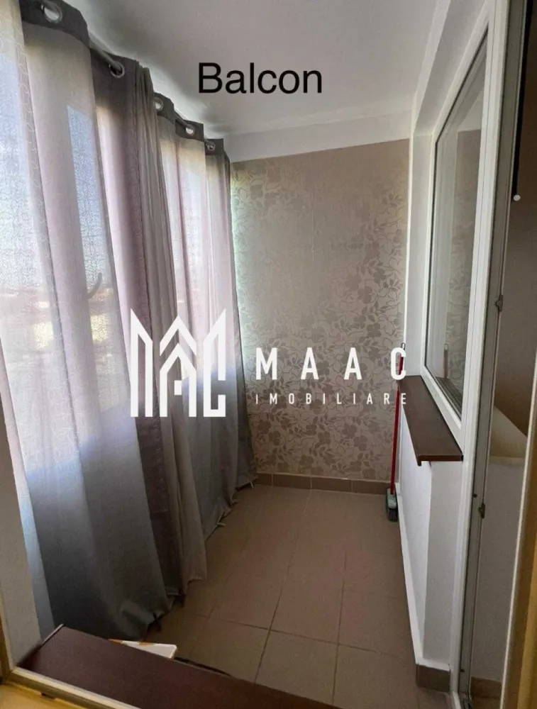 Apartament 1 cameră decomandat | Central, Sibiu | 31 mp, balcon - Apartament de vânzare cu 1 cameră decomandată în zona Centrală din Sibiu, cu 31 mp utili, balcon de 4 mp și poziționare la etajul 8 din 9, într-un bloc cu lift.

Detalii proprietate:
• Suprafață utilă: 31 mp
• Suprafață construită: 37,2 mp
• Suprafață totală: 35 mp
• Compartimentare: decomandat
• Etaj 8 din 9, bloc cu lift
• An construcție: 1980
• Stare interioară: bună
• Construcție finalizată, structură din cărămidă
• 1 baie și 1 bucătărie
• Balcon de 4 mp
• Se vinde ca în poze
• Bloc recent reabilitat termic, cu îmbunătățiri la spațiile comune interioare și ascensoare noi

Zonă și acces:
Proprietatea este amplasată în zona Centrală a Sibiului, iar descrierea existentă menționează acces la multiple facilități în apropiere. Poziționarea centrală susține un stil de viață urban, cu acces facil către punctele de interes ale orașului.

Pentru detalii suplimentare și programarea unei vizionări, contactați echipa MAAC Imobiliare și menționați Cod anunț CP3211869.

Conținut optimizat cu AI, aprobat de agent uman.