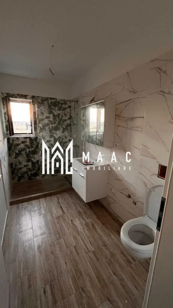 Apartamente de închiriat Sibiu | studio Mihai Viteazul | 36 mp - Studio decomandat de închiriat în zona Mihai Viteazul din Sibiu, cu 36 mp utili, finisaje moderne, balcon și parcare, pregătit pentru mutare imediată.

Detalii proprietate:
• 36 mp utili, compartimentare decomandată
• Etaj 3
• Finisat modern, prima închiriere
• Zonă de zi și zonă de dormit cu ieșire pe balcon
• 1 baie utilată, cu cabină de duș
• Bucătărie mobilată și utilată cu frigider, plită, cuptor și hotă
• Hol mobilat cu dressing
• Încălzire în pardoseală, aer condiționat și loc de parcare inclus
• An construcție 2000

Locuința este situată în zona Mihai Viteazul din Sibiu, o localizare potrivită pentru cei care caută un studio de închiriat în oraș, cu reper clar de cartier.

Pentru mai multe detalii și programarea unei vizionări, contactează echipa MAAC Imobiliare și menționează Cod anunț CP3212480.

Conținut optimizat cu AI, aprobat de agent uman.
