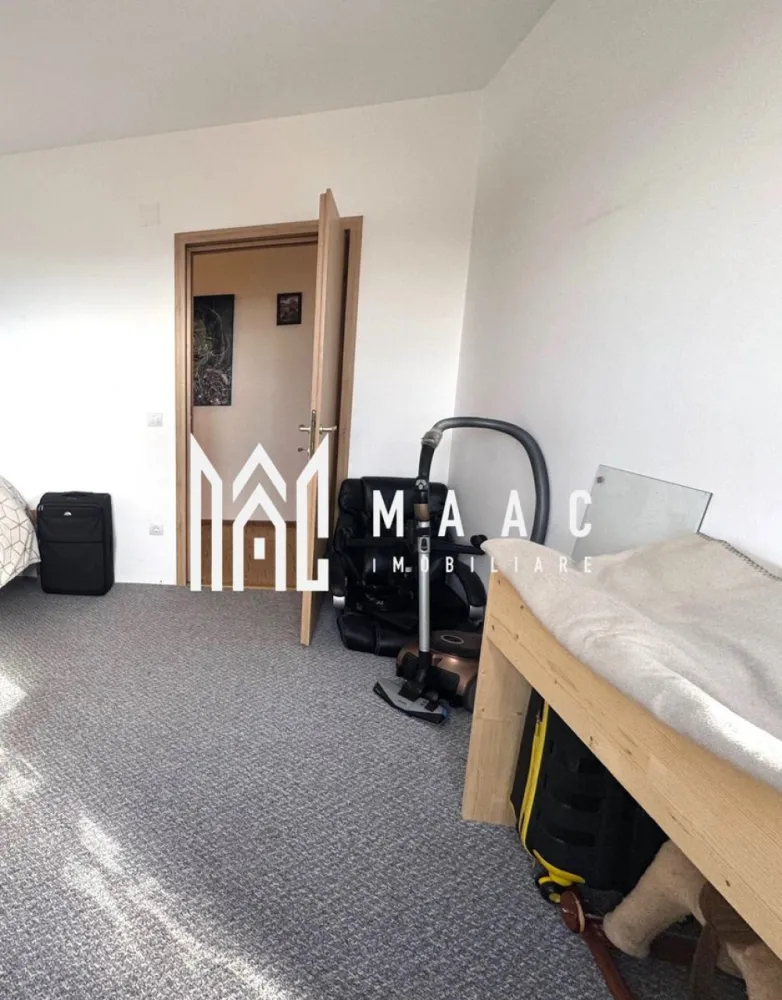 Apartament 3 camere | Decomandat | 2 balcoane | Arhitectilor - MAAC Imobiliare vă propune spre vânzare un apartament spațios și luminos, bine compartimentat, situat într-o zonă liniștită și foarte bine conectată la principalele puncte de interes ale orașului.

Locuința oferă un spațiu generos și o compartimentare practică, potrivită pentru o familie sau pentru cei care își doresc confort și funcționalitate într-un apartament modern.

Compartimentarea apartamentului este următoarea:
-2 dormitoare
-living generos
-2 băi
-bucătărie open space cu zonă de dining, separată de living prin geam securizat glisant
-2 balcoane cu suprafețe de 8 mp și 12 mp

Apartamentul se vinde complet mobilat și utilat, fiind pregătit pentru locuire. De asemenea, proprietatea beneficiază de loc de parcare inclus.

Caracteristici și avantaje ale proprietății:
-spații luminoase și bine compartimentate
-bucătărie open space cu zonă de dining
-separare elegantă între living și bucătărie prin geam securizat glisant
-două balcoane generoase
-loc de parcare inclus

Locuința necesită doar mici renovări, oferind posibilitatea personalizării în funcție de preferințele viitorului proprietar.

Pentru mai multe detalii, vă rugăm să menționați telefonic că ați văzut anunțul cu CP2824008.
