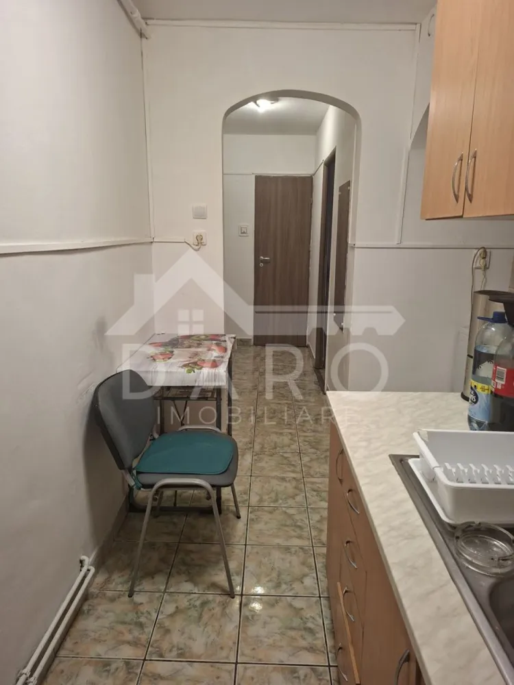 Vând apartament 3 camere