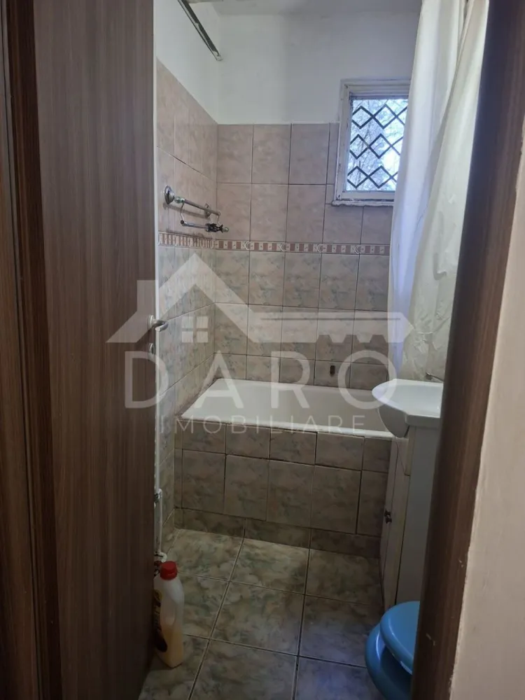 Vând apartament 3 camere