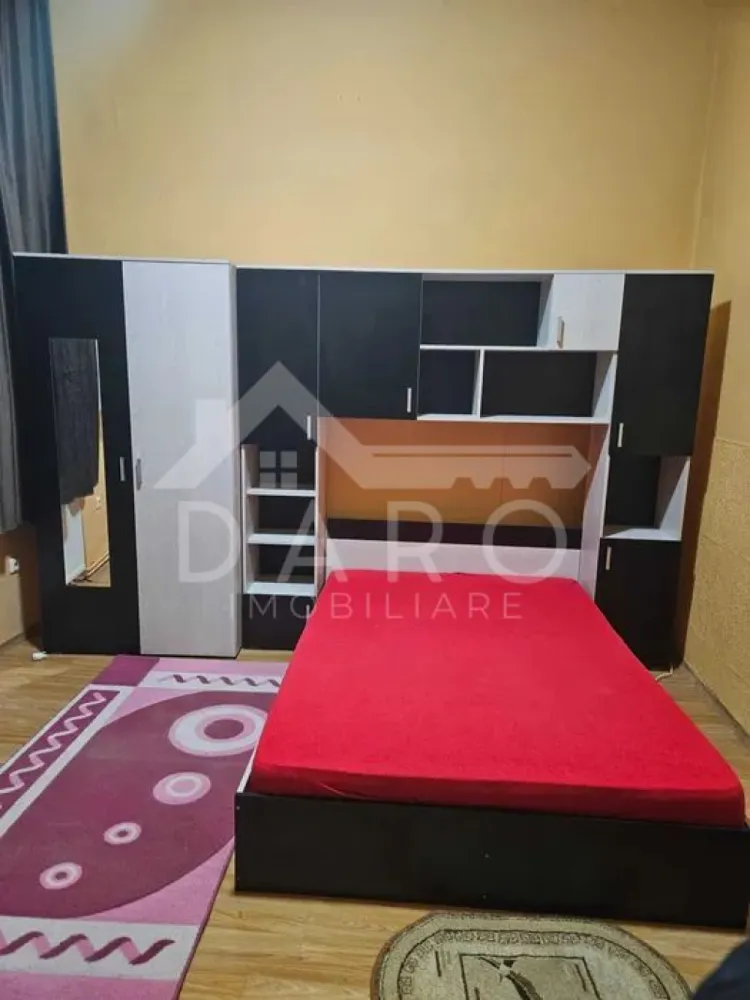 Dau în chirie apartament cu o cameră zona cetății(central) - 🏡 Garsonieră de închiriat – Zona Cetății | Parter | 300 €
Cauți ceva accesibil, bine poziționat și gata de mutat?
Această garsonieră este ideală pentru o persoană sau un cuplu care vrea să locuiască aproape de centrul orașului.
📍 Localizare excelentă – zona Cetății (central):
La câteva minute de mers pe jos de toate punctele de interes – magazine, transport, zone de relaxare.
📐 Detalii proprietate:
• Suprafață: 30 mp
• Compartimentare: decomandat
• Etaj: Parter
• Posibilitate de parcare în curte 🚗
🏠 Compartimentare:
• Cameră spațioasă
• Bucătărie separată
• Baie
• Hol
🔧 Dotări:
• Complet mobilat și utilat
• Mașină de spălat
• Bucătărie funcțională
• Încălzire proprie
💡 Ideal pentru chirie pe termen lung, zonă liniștită și sigură.
💰 Preț: 300 €/lună
📞 Pentru detalii și vizionare:
Coman Maria – 0749 535 729