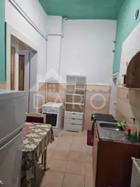 Dau în chirie apartament cu o cameră zona cetății(central)