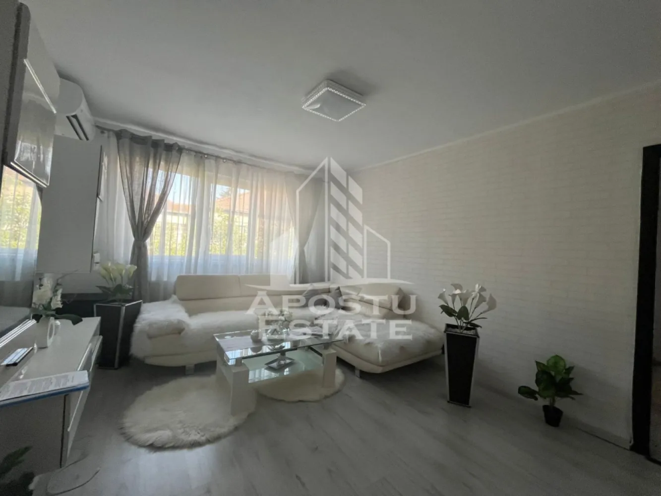 Apartament cu 3 camere, semidecomandat, renovat, Spitalul Judetean