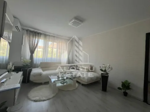 Apartament cu 3 camere, semidecomandat, renovat, Spitalul Judetean