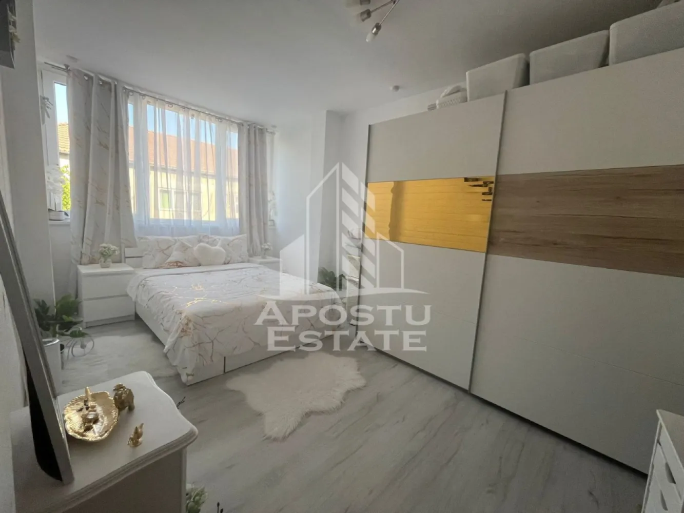 Apartament cu 3 camere, semidecomandat, renovat, Spitalul Judetean