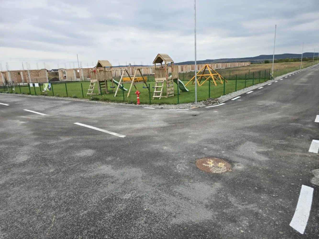 Casa 4 camere la cheie,10 minute de spital 150mp,700mp teren