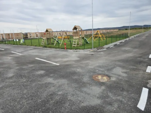 Casa 4 camere la cheie,10 minute de spital 150mp,700mp teren