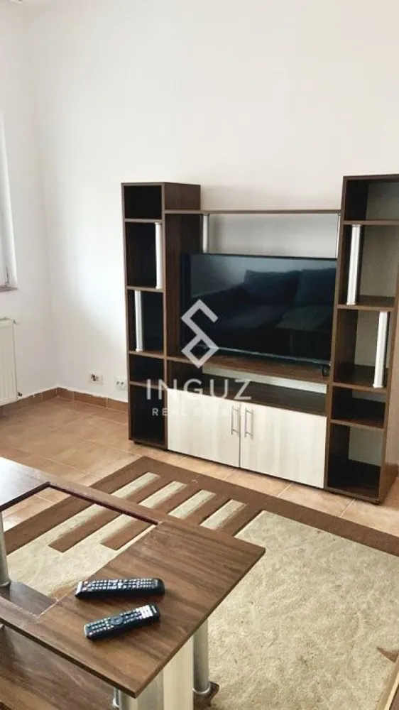 Apartament 2 camere de închiriat – Iulia Hașdeu / Foișorul de Foc | Se - Apartament 2 camere de închiriat – Iulia Hașdeu / Foișorul de Foc | Sector 3

Apartament de 2 camere, situat într-o zonă centrală și bine conectată – Iulia Hașdeu (Foișorul de Foc), ideal pentru locuire confortabilă.

Detalii proprietate:
• 2 camere
• Suprafață: 50 m²
• Etaj: 2
• Compartimentare practică
• Complet mobilat și utilat

Dotări:
• Centrală proprie
• Mașină de spălat (nouă)
• Frigider (nou)
• Apartament curat și gata de mutare

Avantaje locație:
• Zonă centrală – Foișorul de Foc
• Acces rapid către mijloace de transport
• Aproape de magazine, restaurante și servicii

💰 Preț: negociabil: 500 Euro 
📅 Disponibil imediat