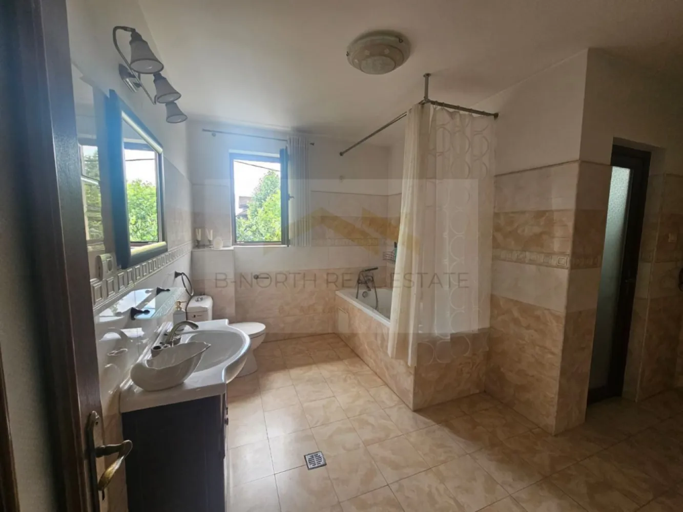 Casă / Vilă de închiriat | Comuna Berceni | 350 mp utili | Curte 400 mp