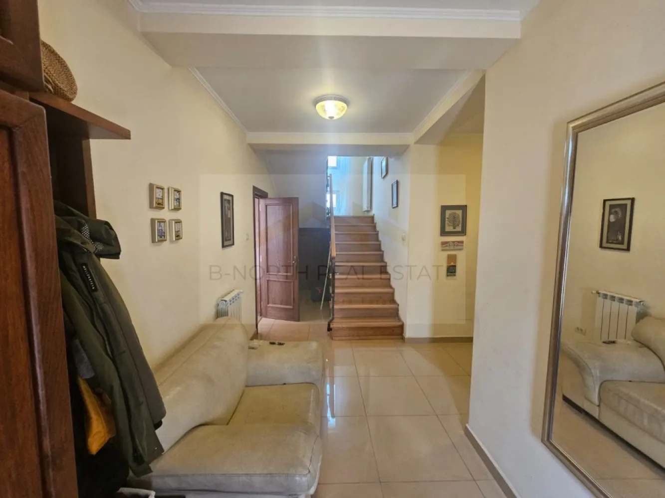 Casă / Vilă de închiriat | Comuna Berceni | 350 mp utili | Curte 400 mp