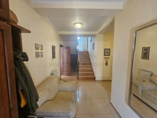 Casă / Vilă de închiriat | Comuna Berceni | 350 mp utili | Curte 400 mp
