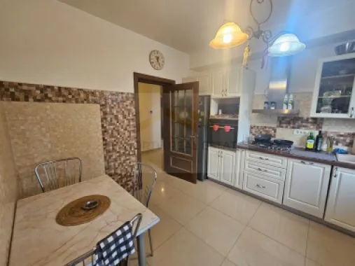Casă / Vilă de închiriat | Comuna Berceni | 350 mp utili | Curte 400 mp
