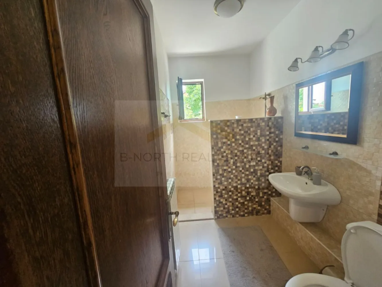 Casă / Vilă de închiriat | Comuna Berceni | 350 mp utili | Curte 400 mp
