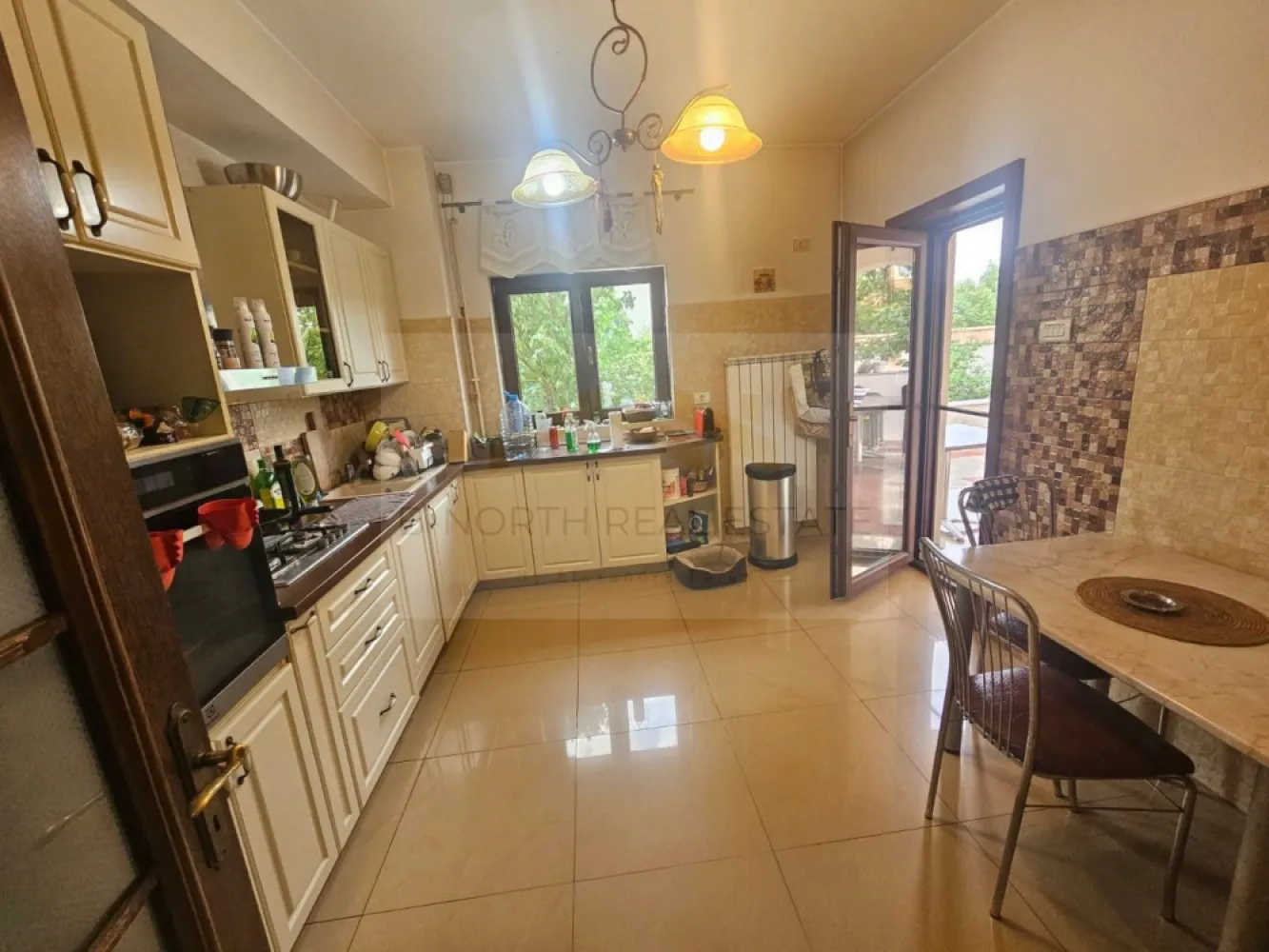 Casă / Vilă de închiriat | Comuna Berceni | 350 mp utili | Curte 400 mp