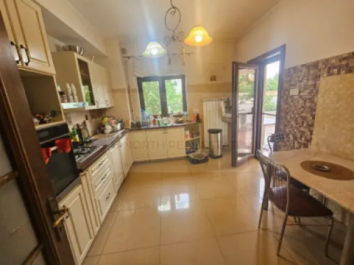 Casă / Vilă de închiriat | Comuna Berceni | 350 mp utili | Curte 400 mp