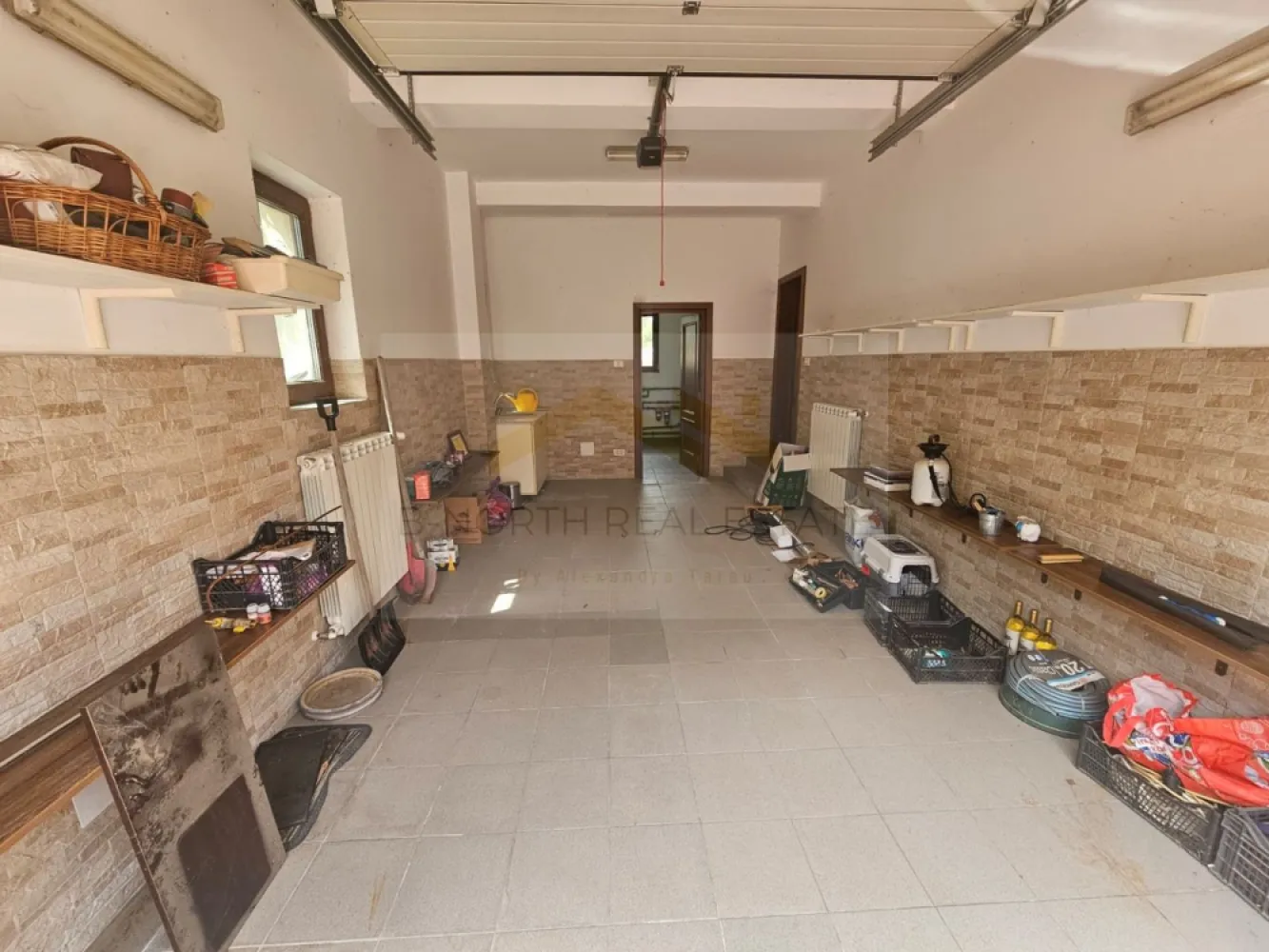 Casă / Vilă de închiriat | Comuna Berceni | 350 mp utili | Curte 400 mp