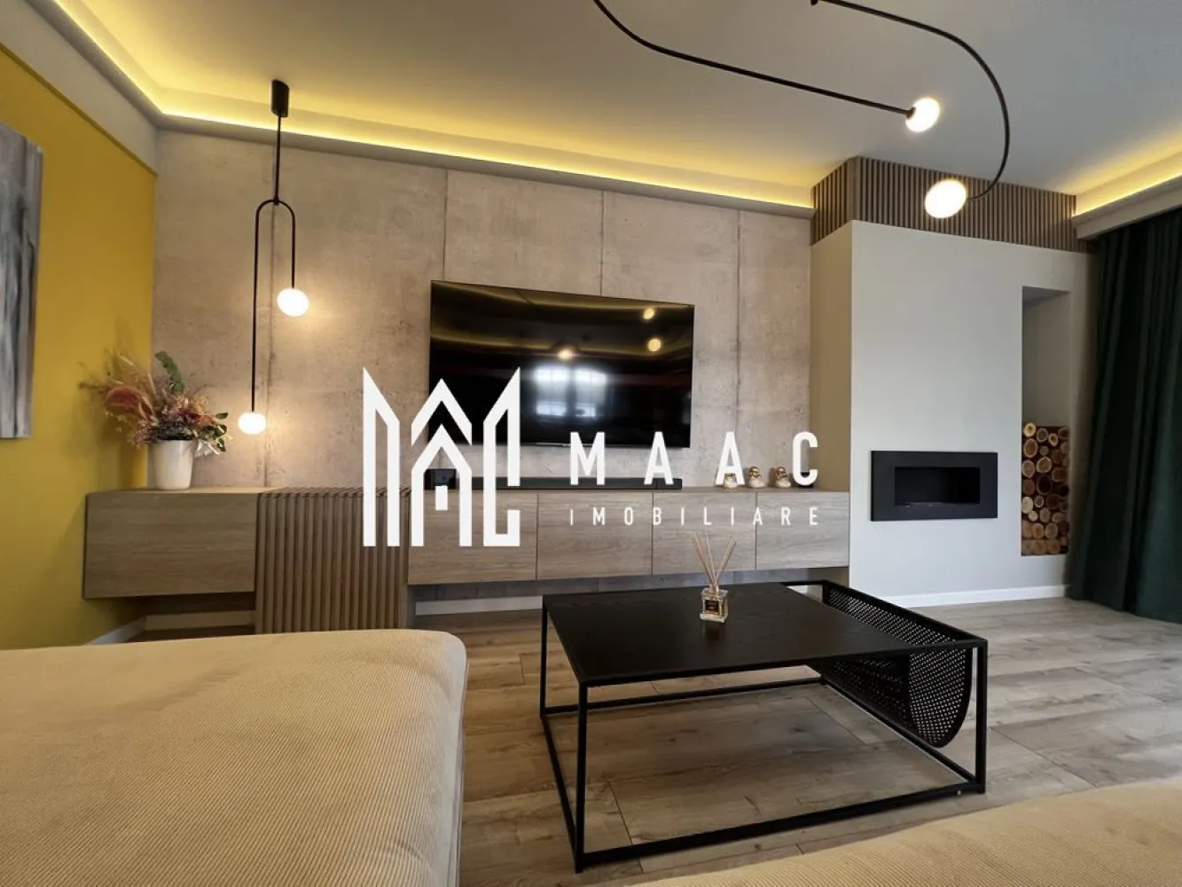 Duplex | 210 mp | Curte 200 mp | 5 Camere | 3 Băi | Șelimbăr - MAAC Imobiliare vă propune spre vânzare o casă spațioasă și elegantă, ideală pentru o familie care își dorește confort, funcționalitate și un ambient modern, bine organizat. Proprietatea beneficiază de o suprafață utilă de 211 mp și o curte de aproximativ 200 mp, oferind un echilibru optim între spațiul interior generos și zona exterioară dedicată relaxării.

Locuința este compartimentată inteligent, cu încăperi luminoase și bine dimensionate, fiind potrivită atât pentru locuire permanentă, cât și pentru investiție pe termen lung. Se vinde complet mobilată și utilată, cu finisaje de calitate, gata pentru mutare imediată fără necesitatea unor investiții suplimentare.

Compartimentare:
-5 camere spațioase, ideale pentru living, dormitoare sau birou
-dressing generos de 14 mp
-3 băi moderne, amenajate cu atenție la detalii

Exterior:
-curte privată de aproximativ 200 mp, ideală pentru relaxare sau amenajare spațiu verde
-carport pentru protecția mașinii

Proprietatea se evidențiază prin suprafețele generoase, compartimentarea practică și atmosfera primitoare, fiind o alegere excelentă pentru cei care caută o locuință complet echipată într-un cadru confortabil.

Pentru mai multe detalii, vă rugăm să menționați CP2988696 la telefon.