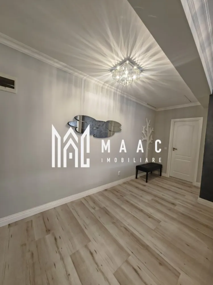 Apartament 2 camere | Etaj 3 | Parcare subterana | Central - Apartamentul are o suprafață utilă de 51 mp și este situat la etajul 3 al unei vile cu 3 etaje, construită în anul 2013. Locuința este complet renovată, cu mobilier și electrocasnice noi, fiind pregătită pentru mutare imediată.

Compartimentarea este practică și modernă:

living luminos cu bucătărie open space
dormitor confortabil
baie
balcon închis și izolat termic

Imobilul dispune de curte interioară închisă, cu poartă automată cu telecomandă, oferind siguranță și intimitate. Apartamentul beneficiază și de loc de parcare subteran.

Se închiriază complet mobilat și utilat, fiind dotat cu:

mașină de spălat haine
mașină de spălat vase
plită electrică
cuptor
cuptor cu microunde
frigider
centrală termică proprie
TV Smart nou (140 cm)
colțar și pat noi

Condiții de închiriere:

perioadă minimă contractuală: 12 luni
garanție în cuantumul unei chirii
se acceptă doar o singură persoană
nu se acceptă animale de companie

Pentru mai multe detalii sau pentru programarea unei vizionări, contactați echipa MAAC Imobiliare.
ID: CP2987816.