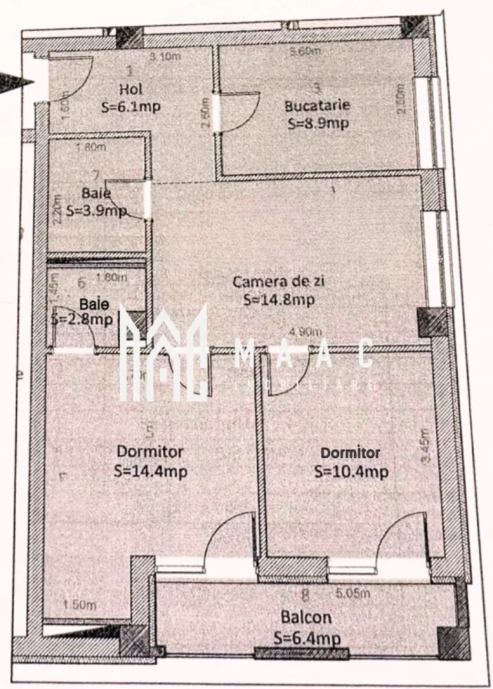 Apartament 3 camere | Parter | Calea Surii Mici I Loc de parcare - MAAC Imobiliare vă propune spre vânzare un apartament modern cu 3 camere, situat la parterul unui imobil nou, construcție 2024, amplasat în Sibiu, în zona Calea Șurii Mici – o locație în plină dezvoltare, ideală atât pentru locuit, cât și pentru investiție.

Locuința are o suprafață utilă de 62 mp, la care se adaugă un balcon generos de 6,4 mp, perfect pentru momente de relaxare. Compartimentarea este practică și eficientă, fiind gândită pentru a oferi confort și funcționalitate:
living luminos
2 dormitoare
bucătărie separată
2 băi
spațiu dedicat pentru mini-dressing

Apartamentul se predă la stadiul de „finisat la alb”, oferindu-vă posibilitatea de a-l amenaja și personaliza complet în funcție de propriile preferințe și stil.

Avantaje și beneficii:
compartimentare inteligentă și spații bine optimizate
balcon spațios, cu acces facil
loc de parcare inclus în preț
imobil nou, construit la standarde moderne
ideal atât pentru locuință, cât și pentru birou sau investiție

Ansamblul rezidențial este prevăzut cu zonă de agrement, acces securizat cu barieră și supraveghere video, oferind un plus de confort și siguranță.

Zona Calea Șurii Mici beneficiază de acces facil către principalele puncte de interes ale orașului și este tot mai apreciată datorită dezvoltării accelerate și infrastructurii în continuă expansiune.

Pentru mai multe detalii specificati ca ati vazut anuntul cu ID: 2977981
