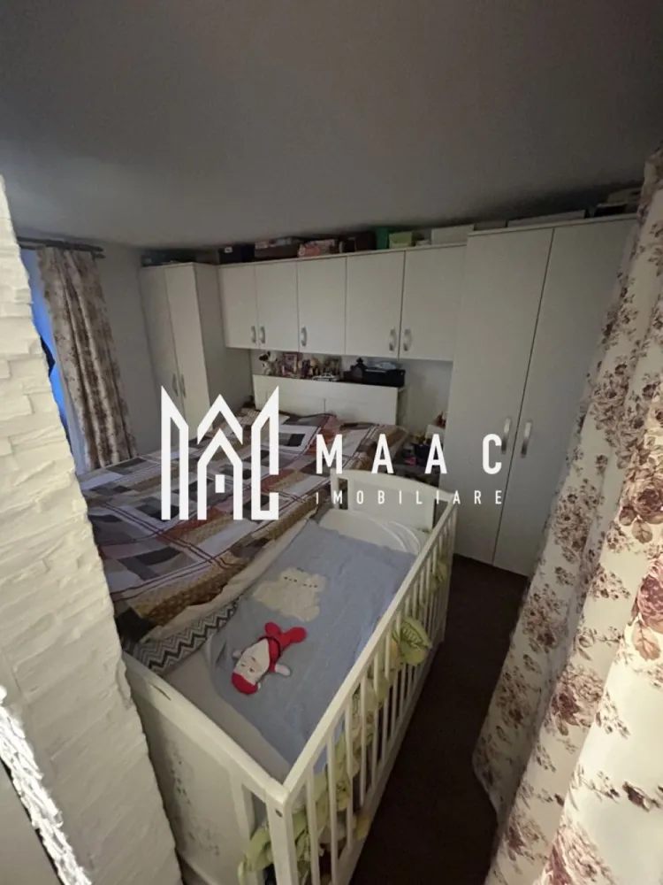 Apartament 2 Camere | 38,6 Mp | Pivniță 4 Mp | Zona Ultracentrală - MAAC Imobiliare vă propune spre vânzare un apartament cu 2 camere spațios și bine compartimentat

Vă prezentăm un apartament cu o suprafață utilă de 38,5 mp, ideal atât pentru locuit, cât și pentru investiție.

Compartimentare și beneficii:

Cameră luminoasă
Dormitor confortabil
Bucătărie spațioasă, cu posibilitate de închidere
Baie
Pivniță de 4 mp
Acces la pod și uscătorie

Proprietatea a fost renovată complet în anul 2012, atât din punct de vedere electric, cât și sanitar. De asemenea, acoperișul imobilului a fost renovat în același an, oferind un plus de siguranță și confort.

Apartamentul dispune de centrală proprie și încălzire prin calorifere, asigurând un control eficient al costurilor și confort termic pe tot parcursul anului.

Avantaje:

Suprafață generoasă pentru un apartament cu 2 camere
Bucătărie separată (posibilitate de închidere)
Centrală proprie
Spații suplimentare: pivniță, pod, uscătorie
Imobil întreținut, cu acoperiș renovat

Pentru mai multe detalii sau pentru programarea unei vizionări, vă rugăm să ne contactați specificând ID: CP2993226.