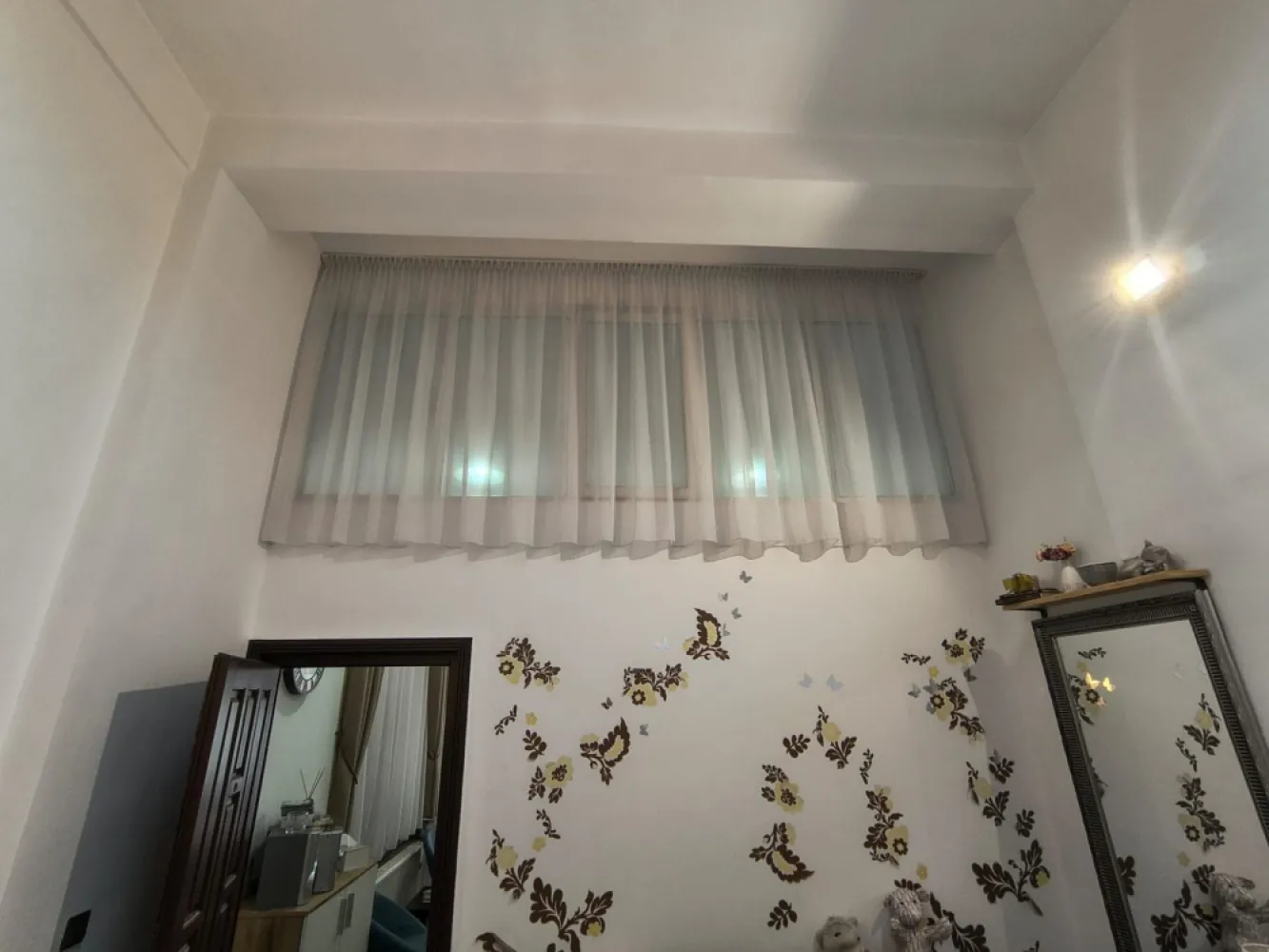 Spatiu comercial, ultracentral, Republicii, Oradea. 600 E/lună. Com 0