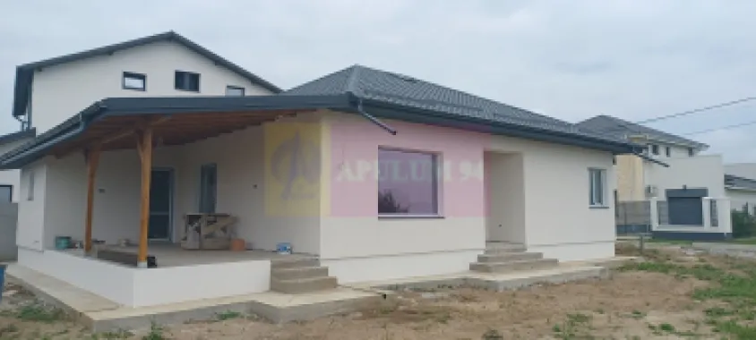 Săbăreni, casă nouă parter 137 mp, curte 400 mp